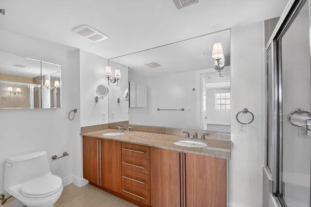610 Clematis Unit 831 photo 12