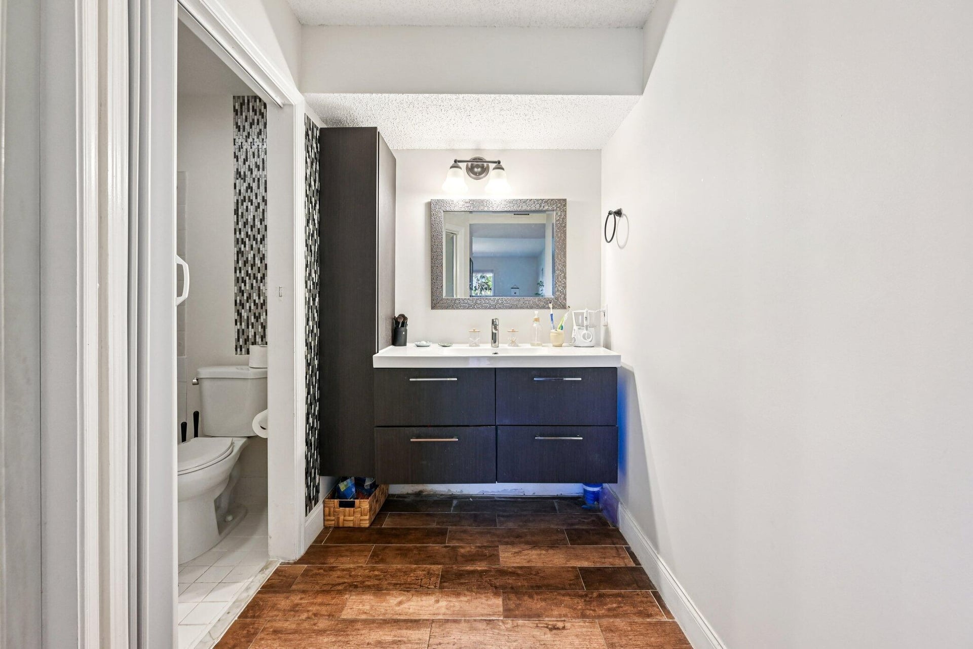 Unit 103 photo 20