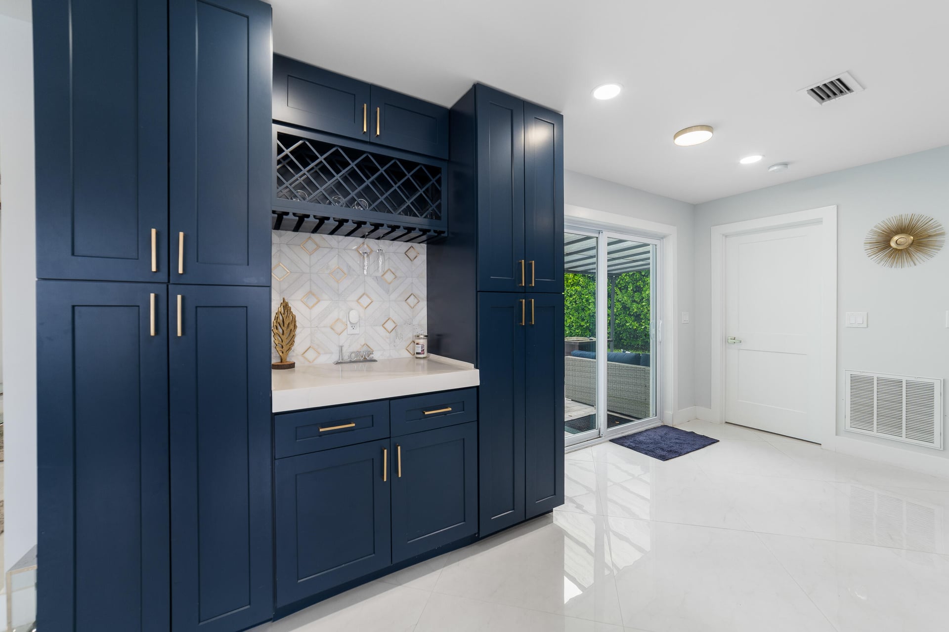 Palm Beach Shores Residence photo 11