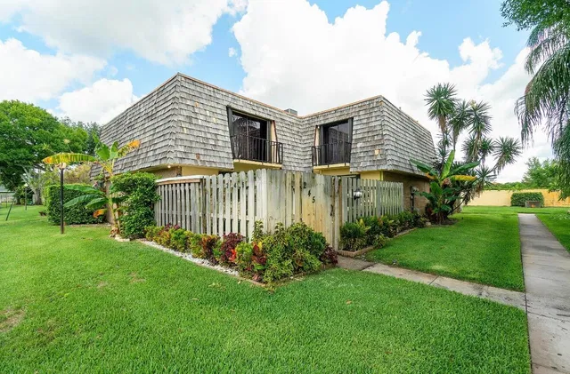 Residence photo 2