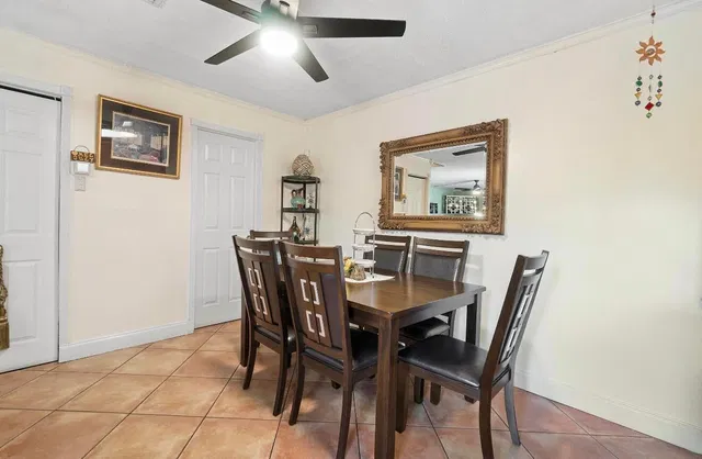 Residence photo 12