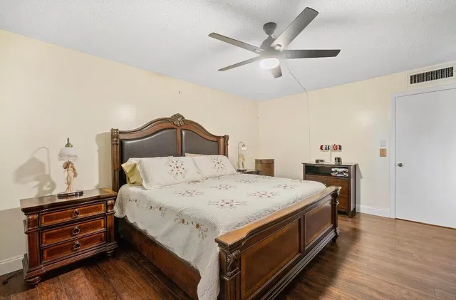 Residence photo 17