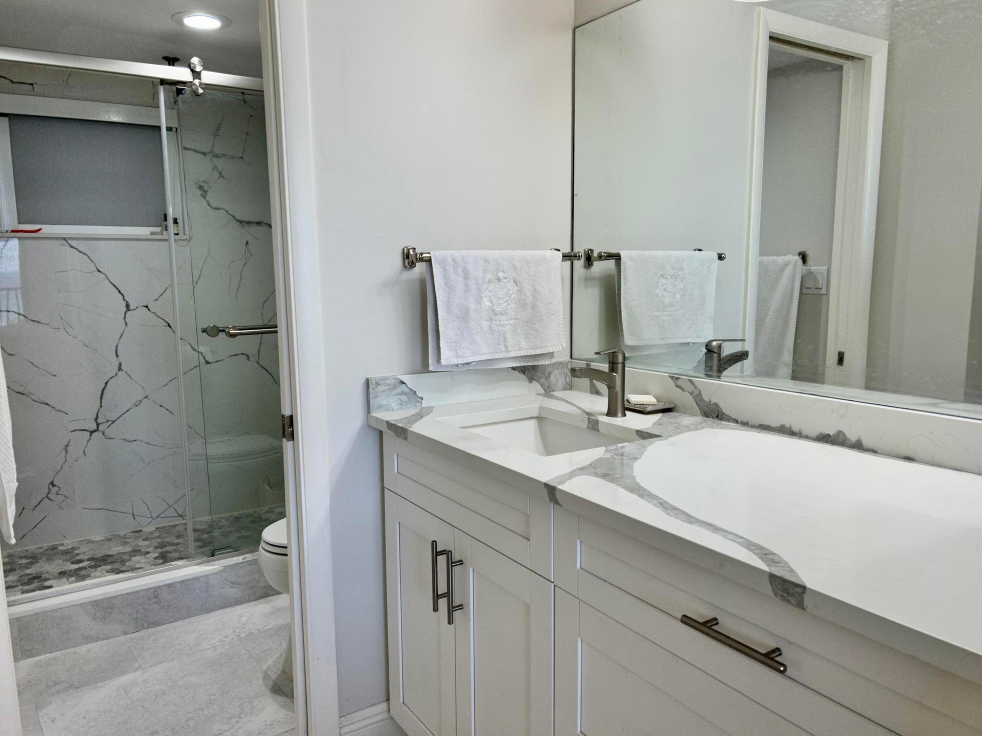 Unit 406 photo 8