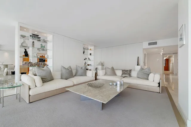 The Plaza of The Palm Beaches Unit 24E photo 5