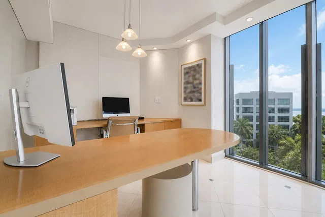 The Plaza of The Palm Beaches Unit 24E photo 6