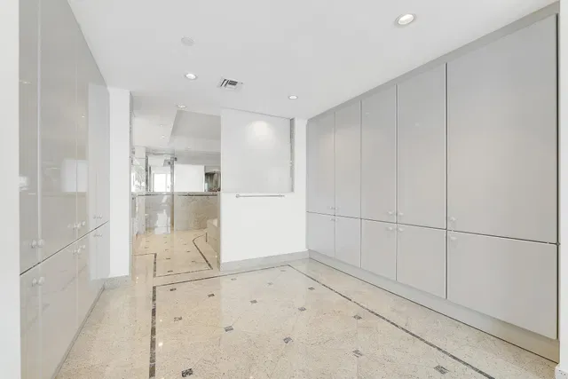 The Plaza of The Palm Beaches Unit 24E photo 10