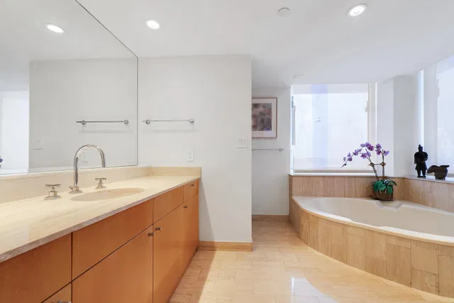 The Plaza of The Palm Beaches Unit 24E photo 15