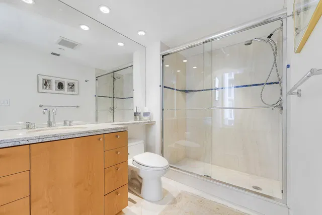 The Plaza of The Palm Beaches Unit 24E photo 17