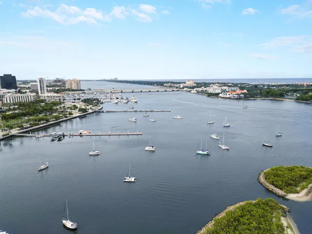 The Plaza of The Palm Beaches Unit 24E photo 20