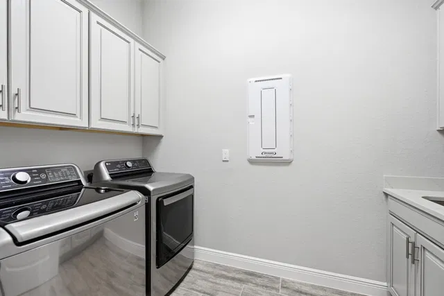 Residence photo 20