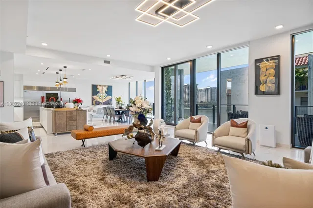 The Fairchild Coconut Grove 505