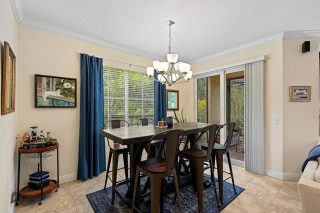 Residence photo 6