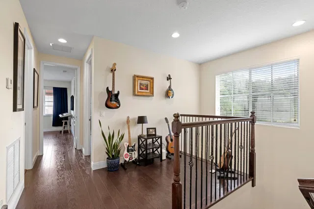 Residence photo 16