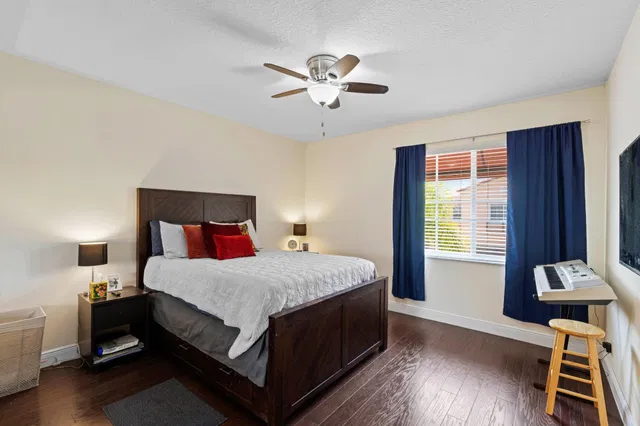 Residence photo 17