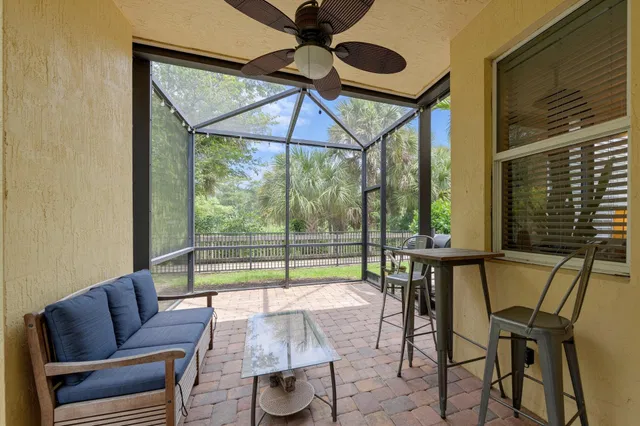 Residence photo 25