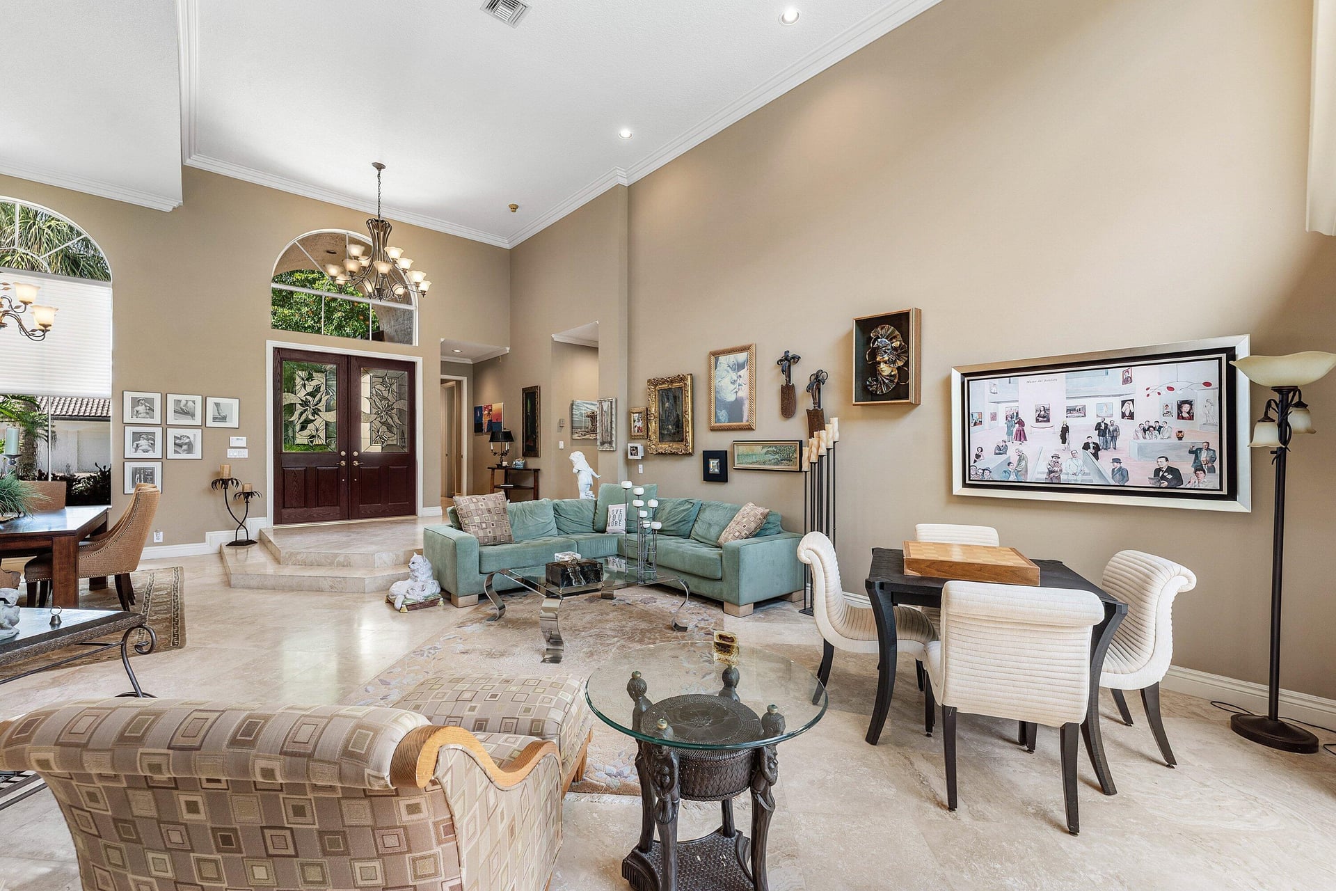 Seasons Residence photo 6