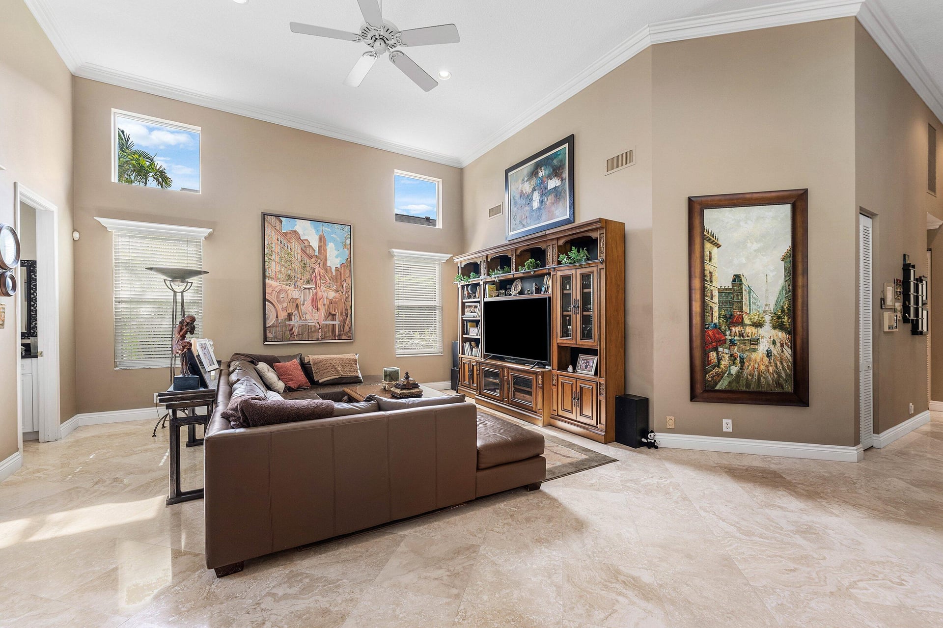 Seasons Residence photo 11