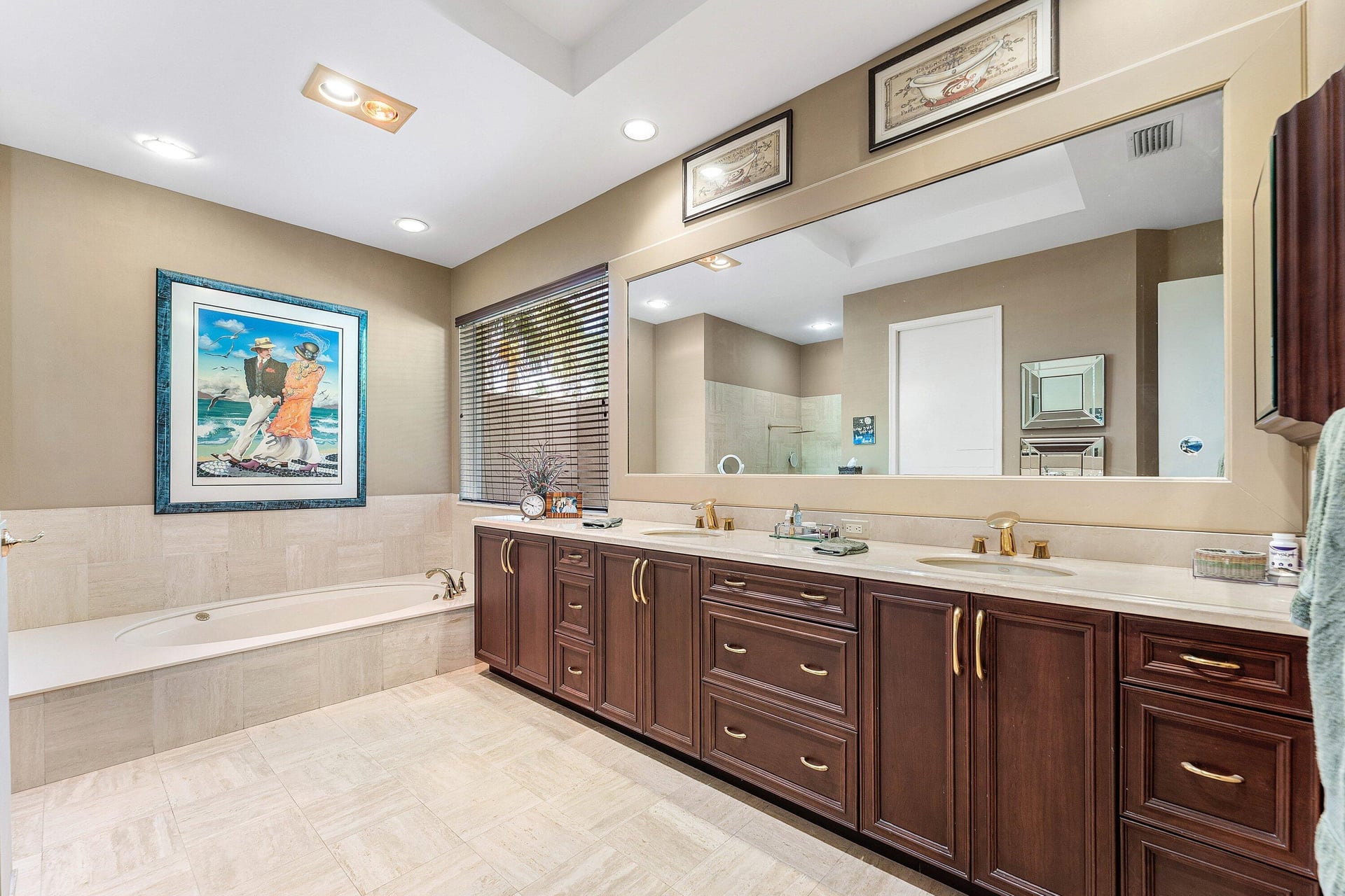 Seasons Residence photo 17