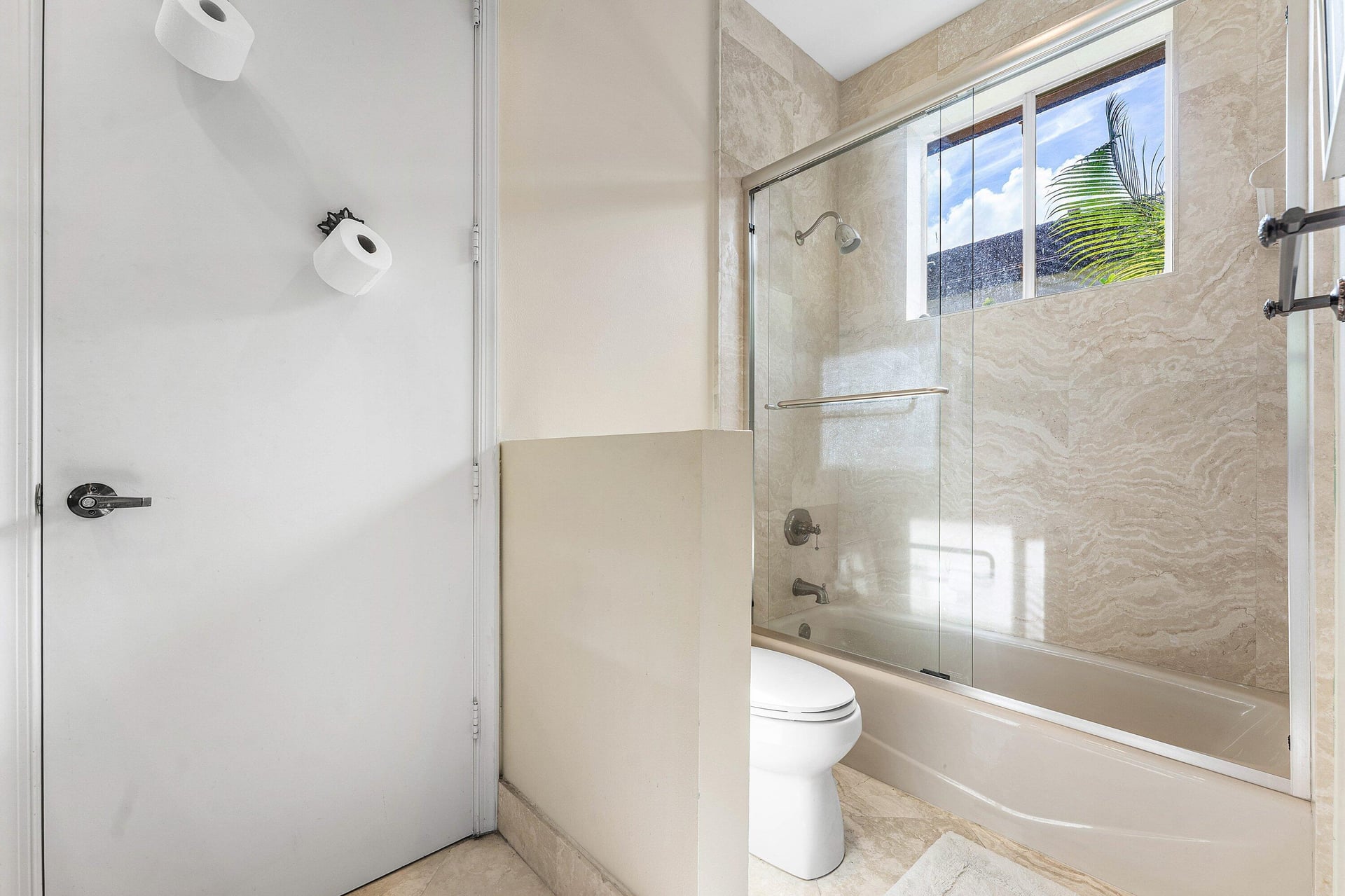 Seasons Residence photo 23