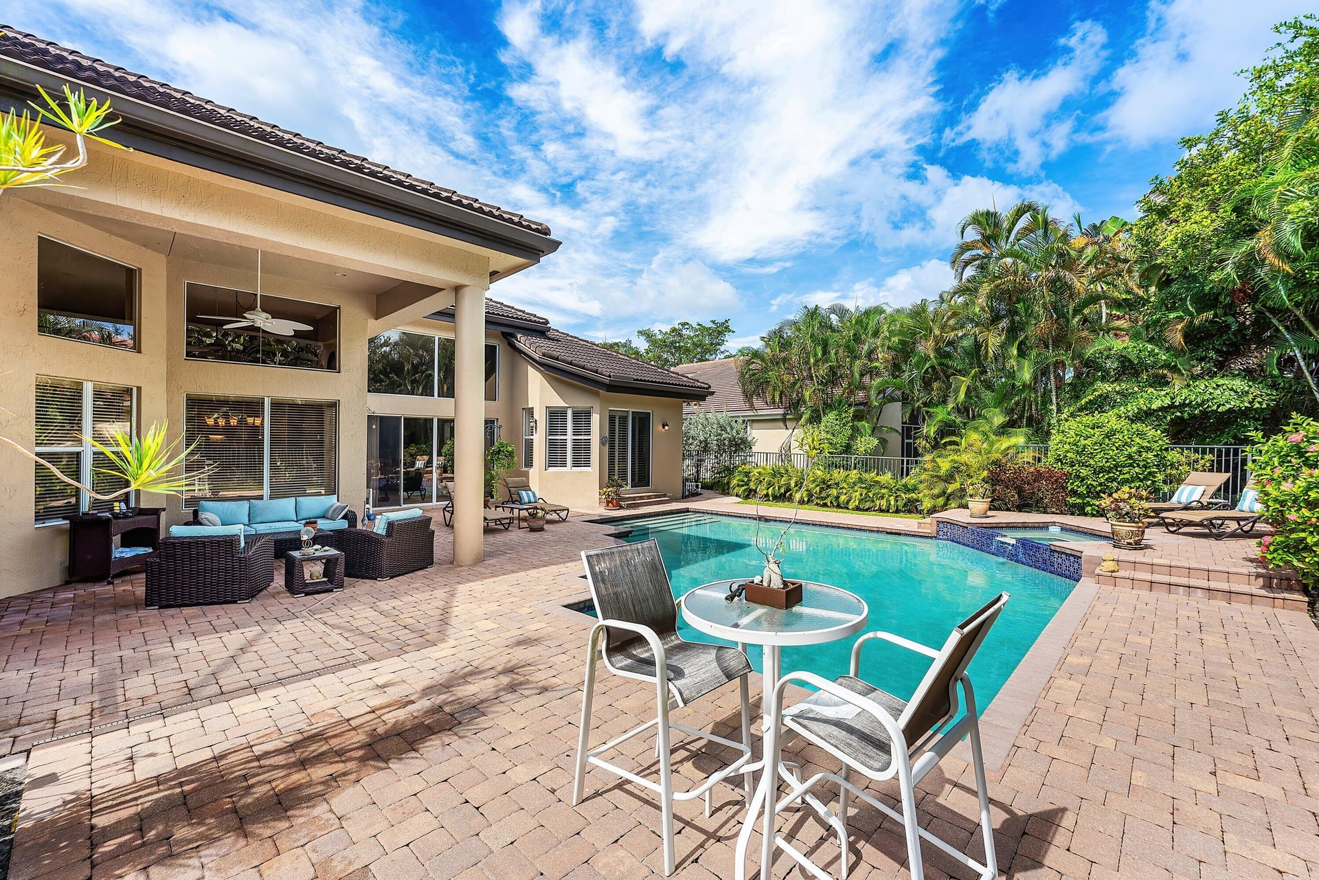 Seasons Residence photo 34
