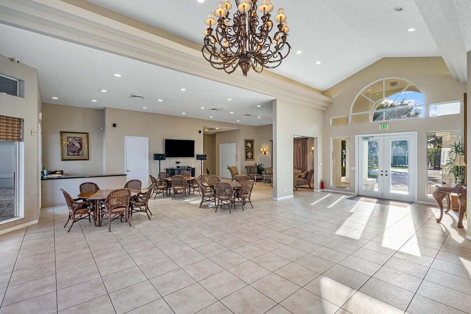 Seasons Residence photo 42