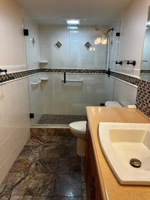 Unit 404 photo 21