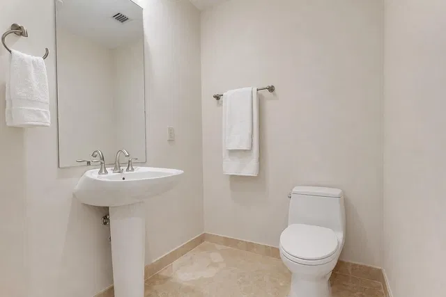 Two City Plaza Unit 1706 photo 7