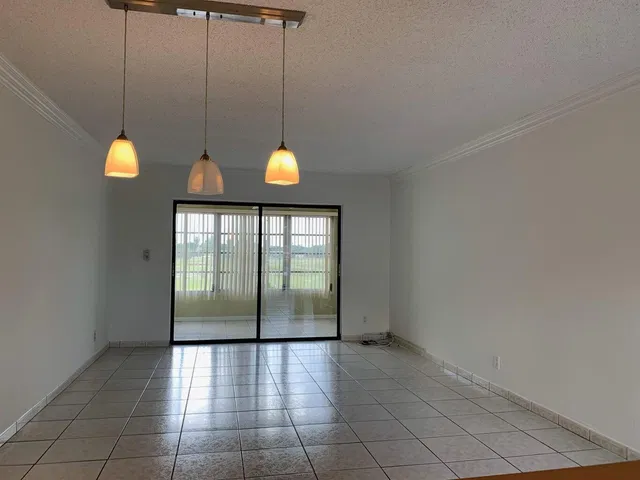 Unit 208 photo 9