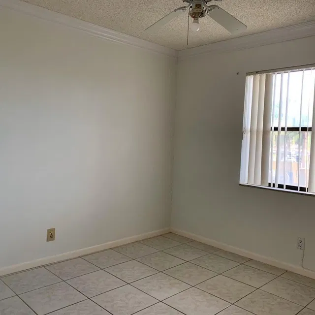 Unit 208 photo 23