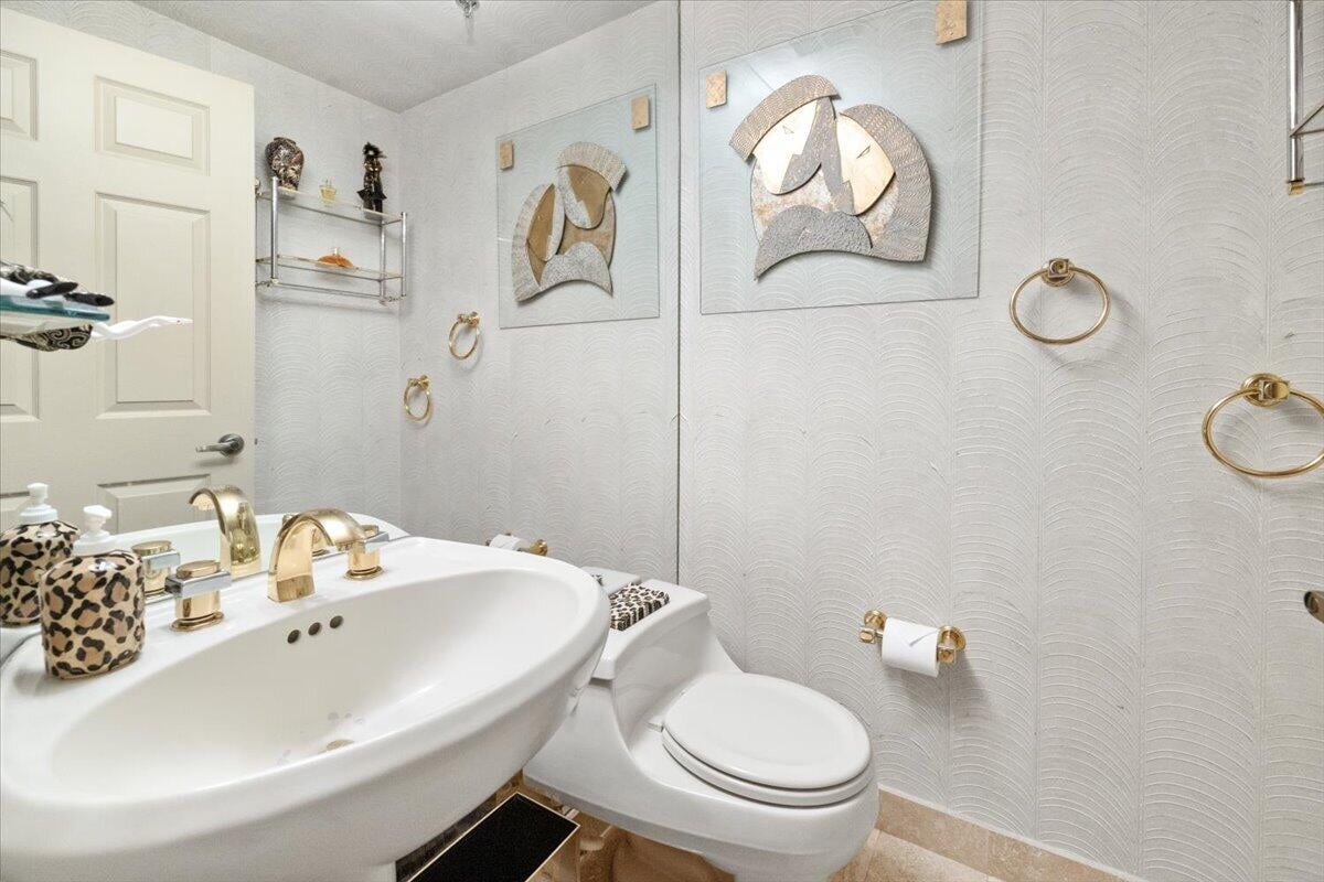 Unit 166B photo 25