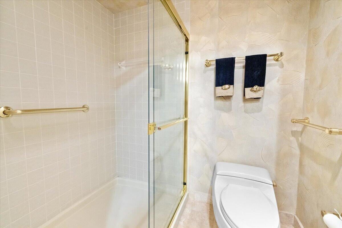 Unit 166B photo 32