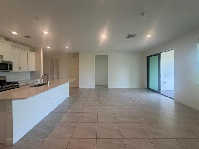 Residence photo 7