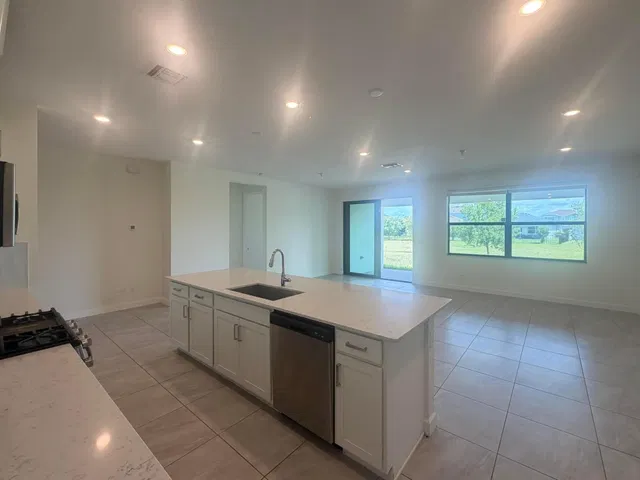 Residence photo 13