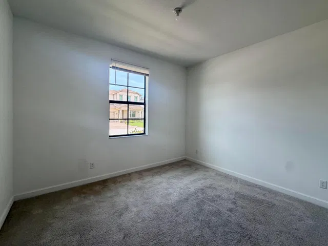 Residence photo 30