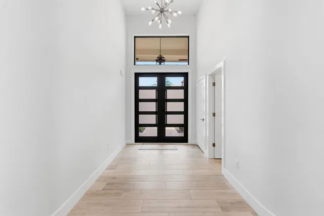  Residence photo 5