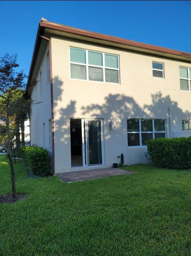 Residence photo 11