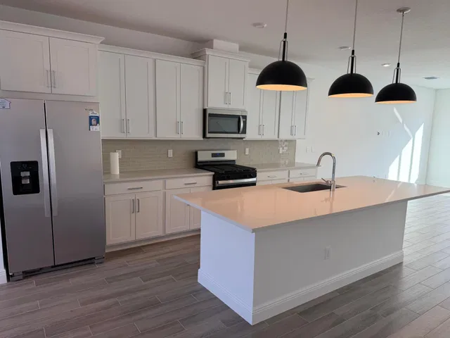 Residence photo 3