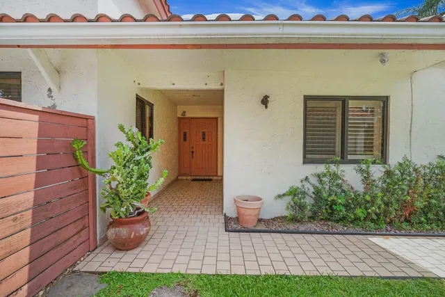 Residence photo 2