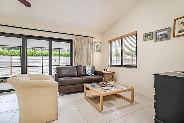 Residence photo 5