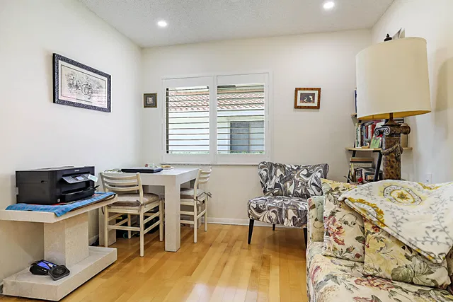 Residence photo 24