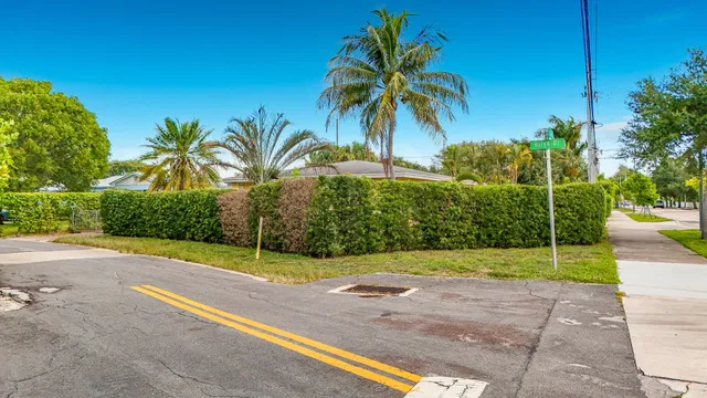 SoSo West Palm Beach Residence photo 5
