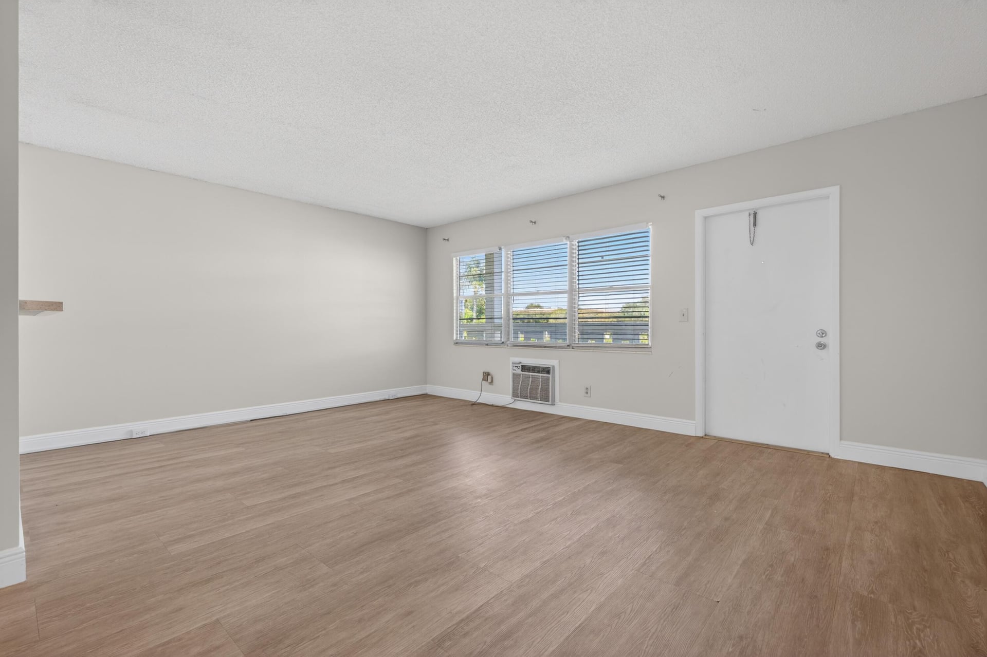  Residence photo 4