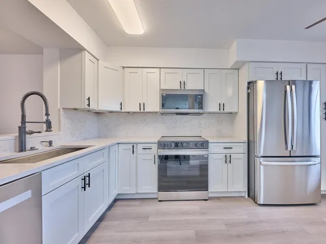 Unit 306 photo 6