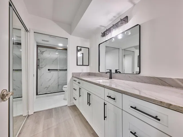 Unit 306 photo 22