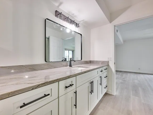 Unit 306 photo 23