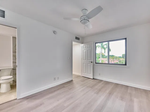 Unit 306 photo 31