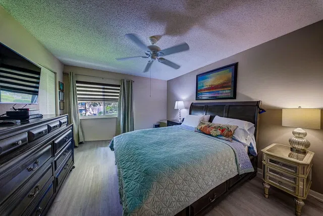 Unit A-2 photo 17