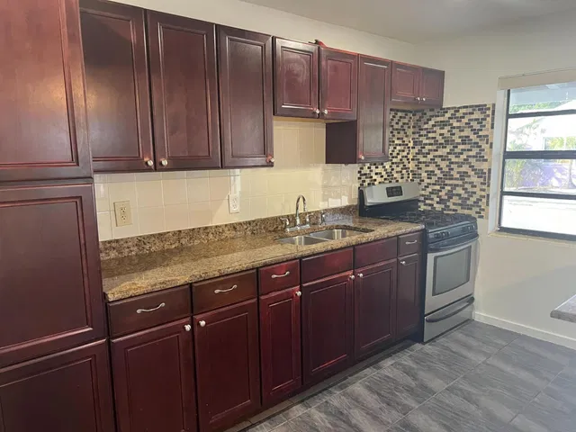  Residence photo 5