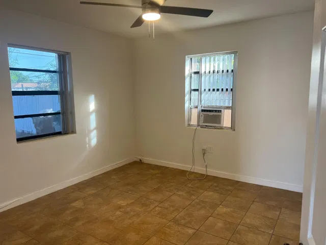  Residence photo 8