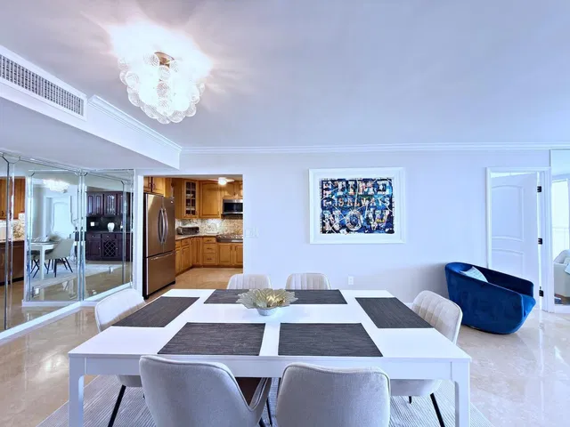 Barclay Condo Unit 822 photo 6